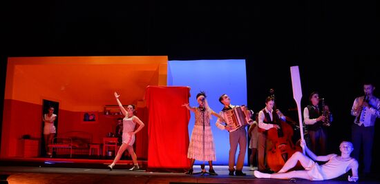 Final rehearsal of play "Suicide" at Yermolova Theater