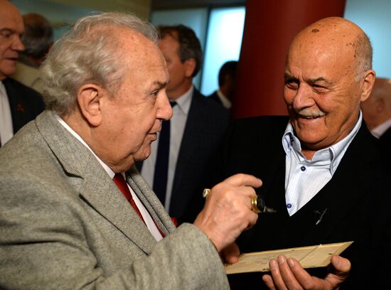 First run of Stanislav Govorukhin's film "The End of a Great Era"