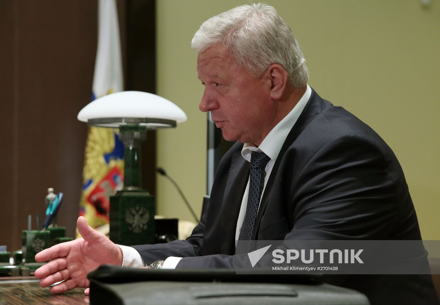 President Vladimir Putin meets with Mikhail Shmakov, Chairman of the Federation of Independent Unions