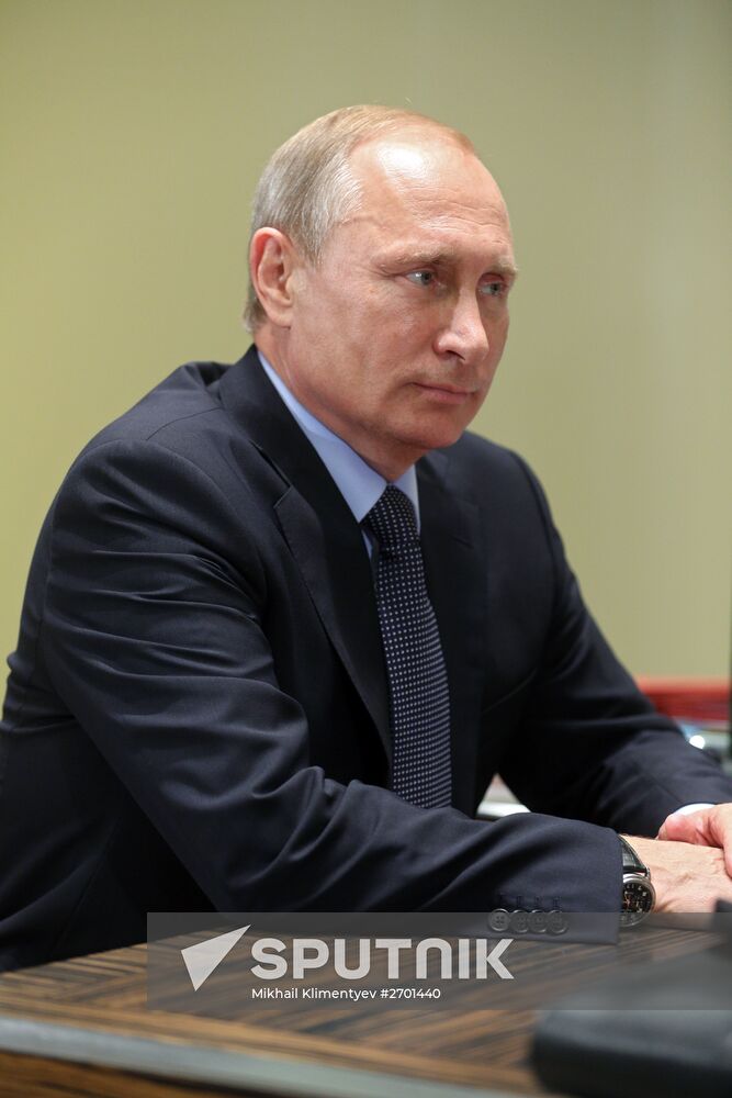 President Vladimir Putin meets with Mikhail Shmakov, Chairman of the Federation of Independent Unions