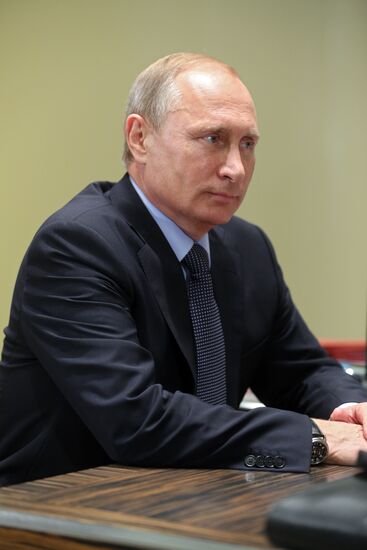 President Vladimir Putin meets with Mikhail Shmakov, Chairman of the Federation of Independent Unions