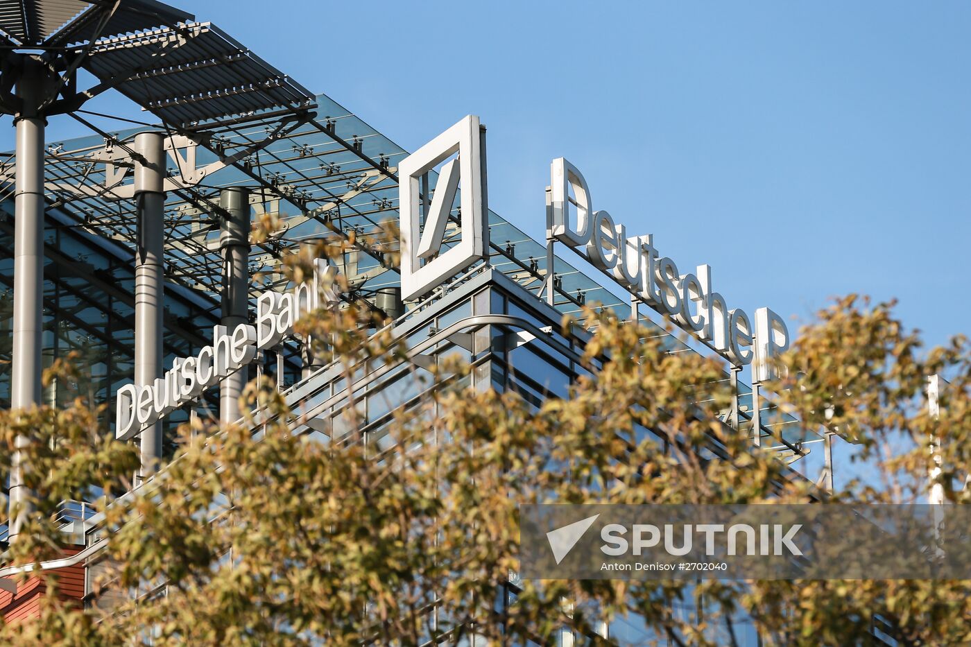 Deutsche Bank wraps up corporate banking services in Russia