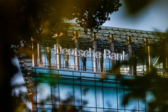Deutsche Bank wraps up corporate banking services in Russia