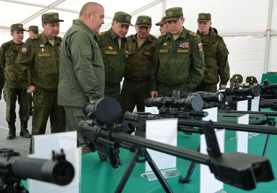 Russian Defense Minister Shoigu arrives at Donguz base for Tsentr-2015 drill