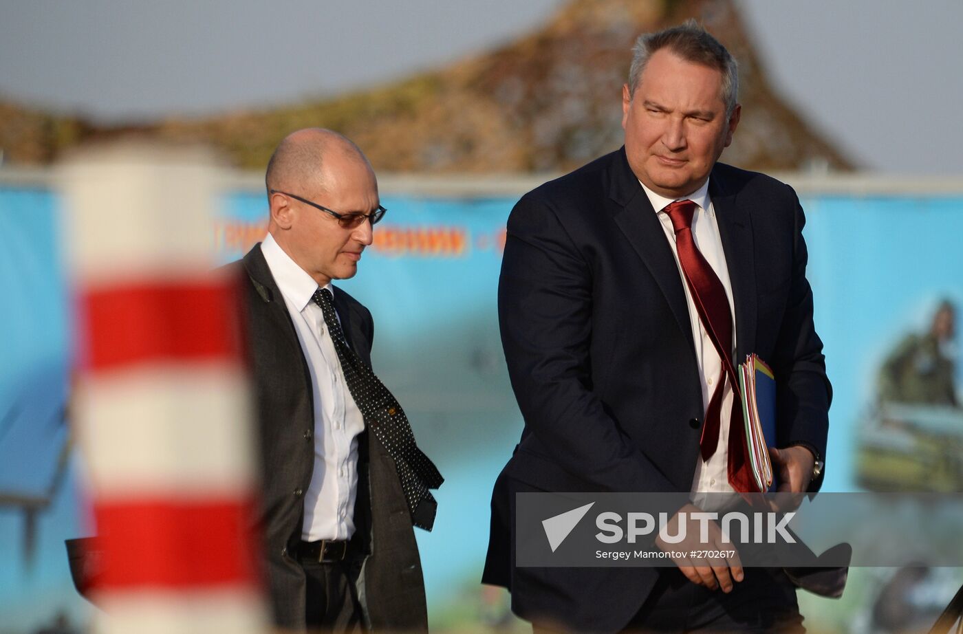 Russian Defense Minister Shoigu arrives at Donguz base for Tsentr-2015 drill