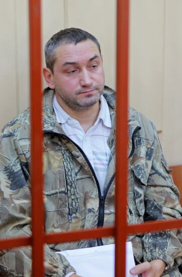 Court hears investigators' motion seeking to arrest Komi Republic Governor Vyacheslav Gaizer