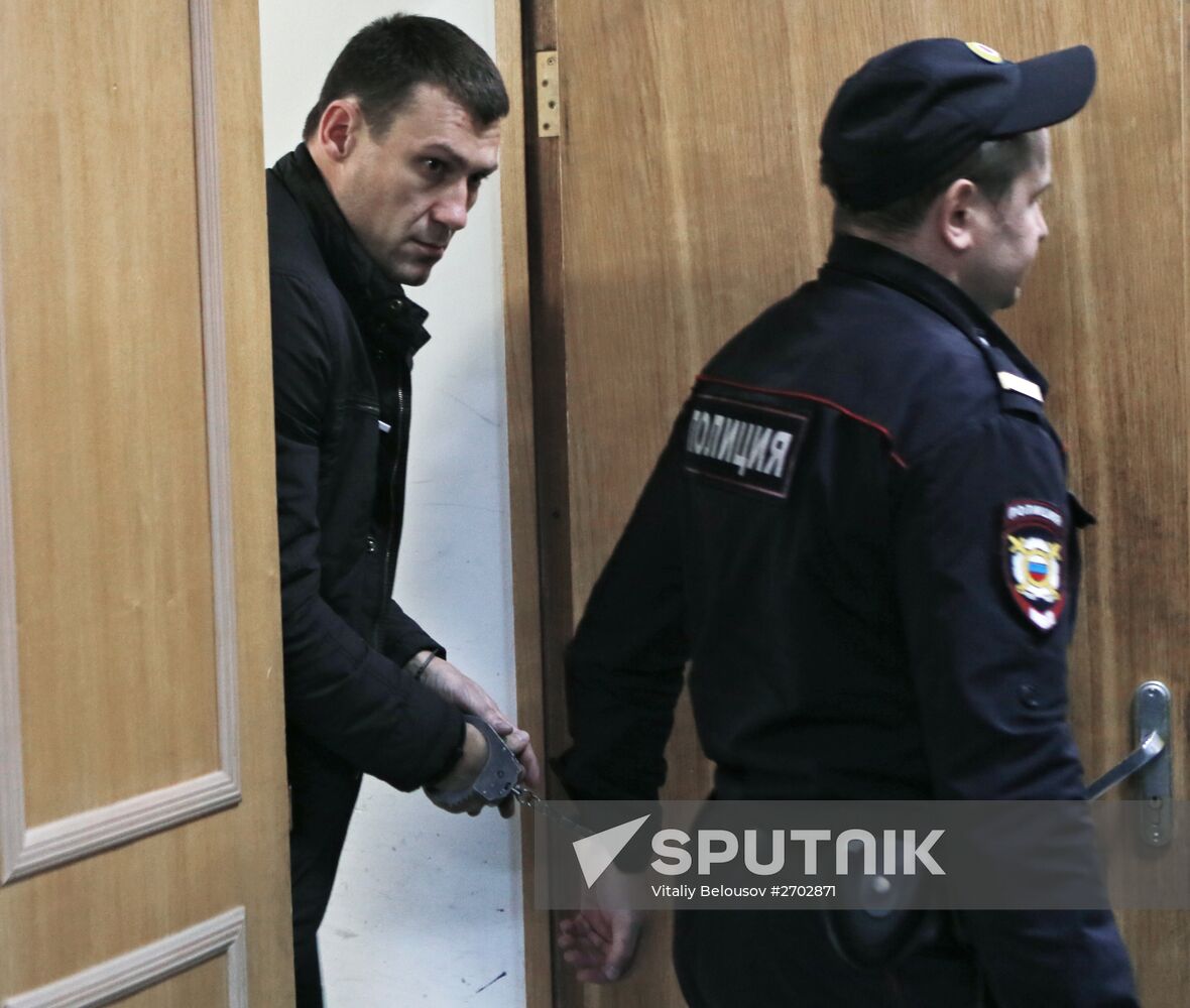 Court hears investigators' motion seeking to arrest Komi Republic Governor Vyacheslav Gaizer