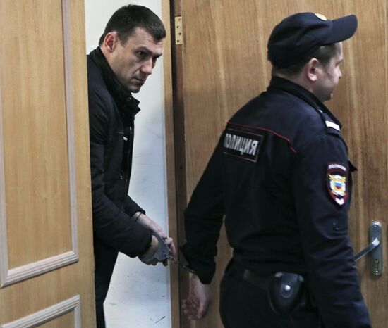 Court hears investigators' motion seeking to arrest Komi Republic Governor Vyacheslav Gaizer