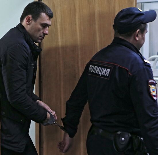 Court hears investigators' motion seeking to arrest Komi Republic Governor Vyacheslav Gaizer