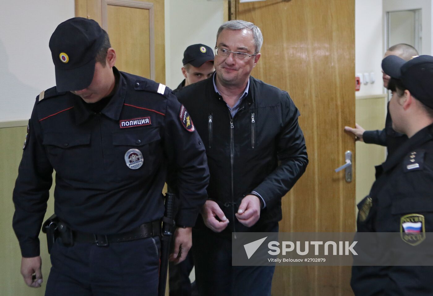 Court hears investigators' motion seeking to arrest Komi Republic Governor Vyacheslav Gaizer