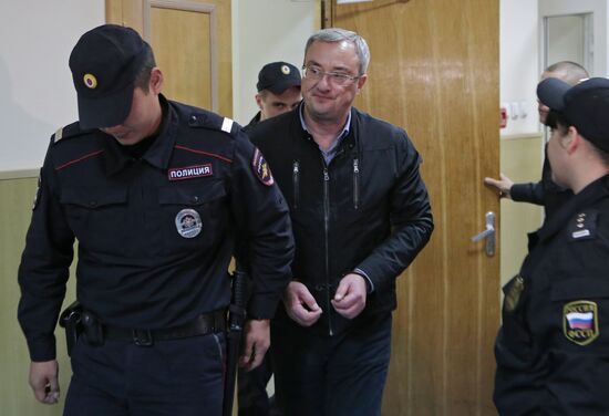 Court hears investigators' motion seeking to arrest Komi Republic Governor Vyacheslav Gaizer