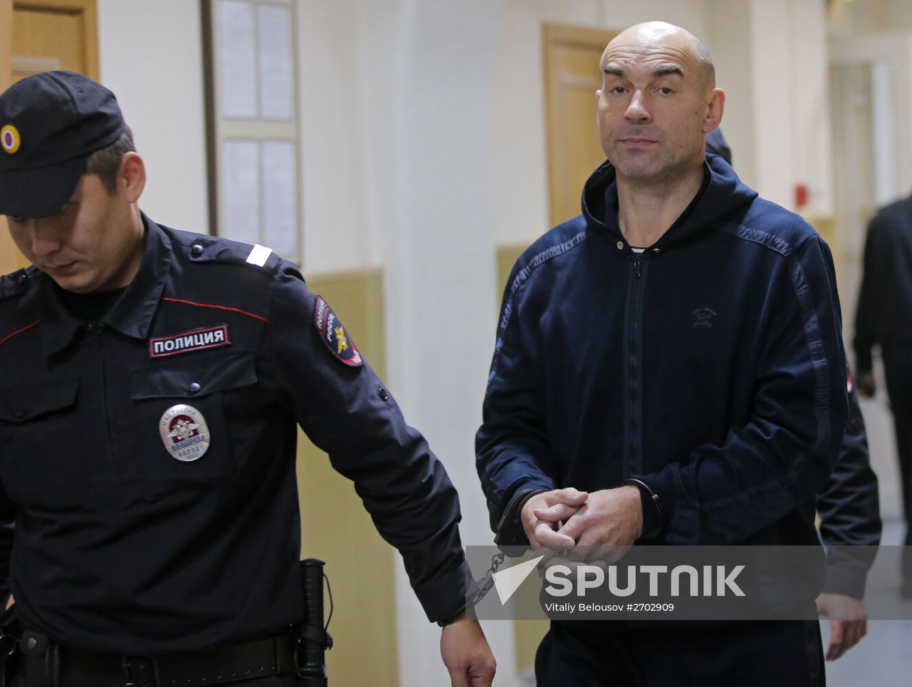 Court hears investigators' motion seeking to arrest Komi Republic Governor Vyacheslav Gaizer