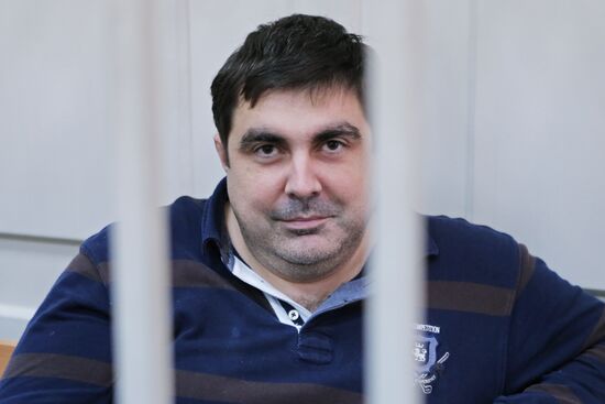 Court hears investigators' motion seeking to arrest Komi Republic Governor Vyacheslav Gaizer