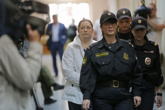 Court hears investigators' motion seeking to arrest Komi Republic Governor Vyacheslav Gaizer