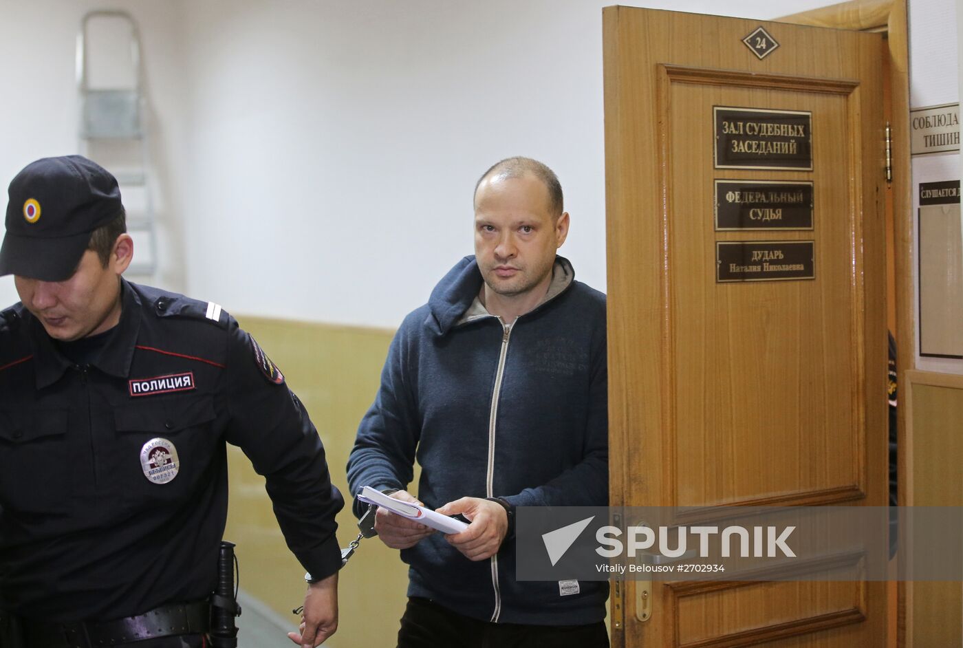 Court hears investigators' motion seeking to arrest Komi Republic Governor Vyacheslav Gaizer