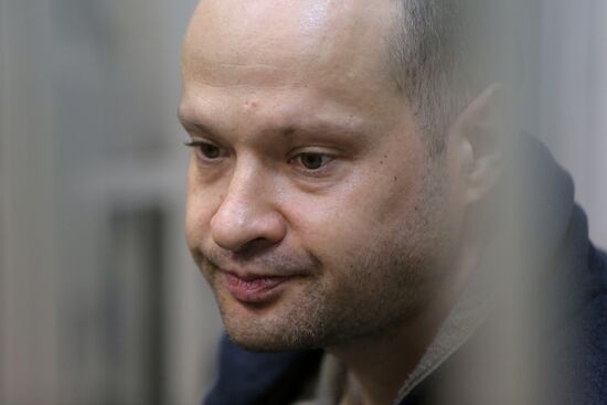 Court hears investigators' motion seeking to arrest Komi Republic Governor Vyacheslav Gaizer