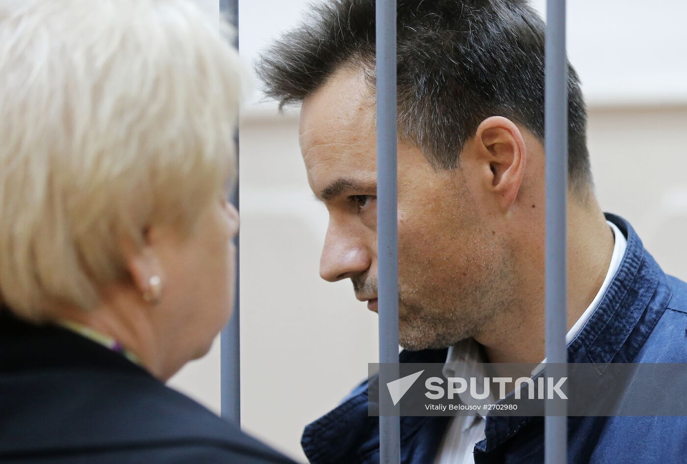 Court hears investigators' motion seeking to arrest Komi Republic Governor Vyacheslav Gaizer