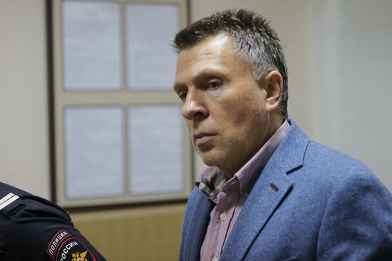 Court consiers investigators' petition to arrest Komi's head Vyacheslav Gaizer