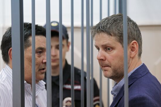 Court consiers investigators' petition to arrest Komi's head Vyacheslav Gaizer