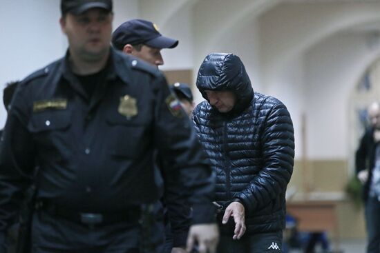 Court consiers investigators' petition to arrest Komi's head Vyacheslav Gaizer