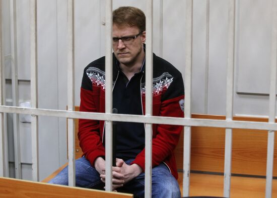 Court consiers investigators' petition to arrest Komi's head Vyacheslav Gaizer
