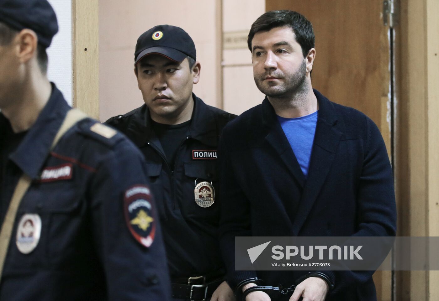 Court consiers investigators' petition to arrest Komi's head Vyacheslav Gaizer