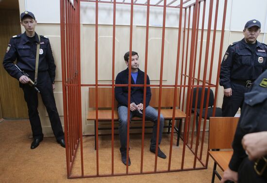 Court consiers investigators' petition to arrest Komi's head Vyacheslav Gaizer