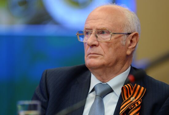 News conference on first run of film "Dynamo athletes on battlefields"