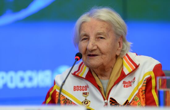 News conference on first run of film "Dynamo athletes on battlefields"