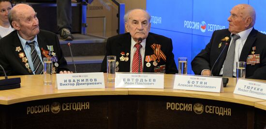 News conference on first run of film "Dynamo athletes on battlefields"