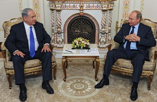 Russian President Vladimir Putin meets with Israeli Prime Minister Benjamin Netanyahu