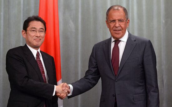 Russian and Japanese Foreign Ministers S.Lavrov and F.Kishida meet in Moscow