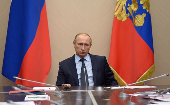 Russian President Vladimir Putin chairs meeting on budget adjustments for 2016