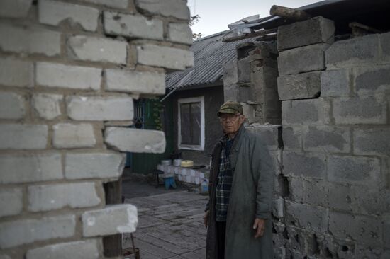 Vesyoloye village in Donetsk Region