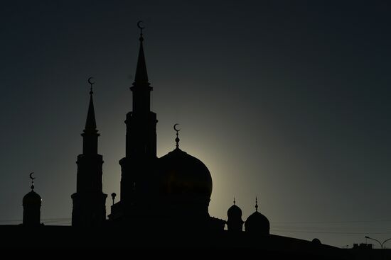 Moscow Congregational Mosque openes after renovation