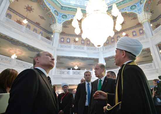 President Vladimir Putin attends opening of renovated Moscow Cathedral Mosque