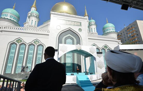 President Vladimir Putin attends opening of renovated Moscow Cathedral Mosque