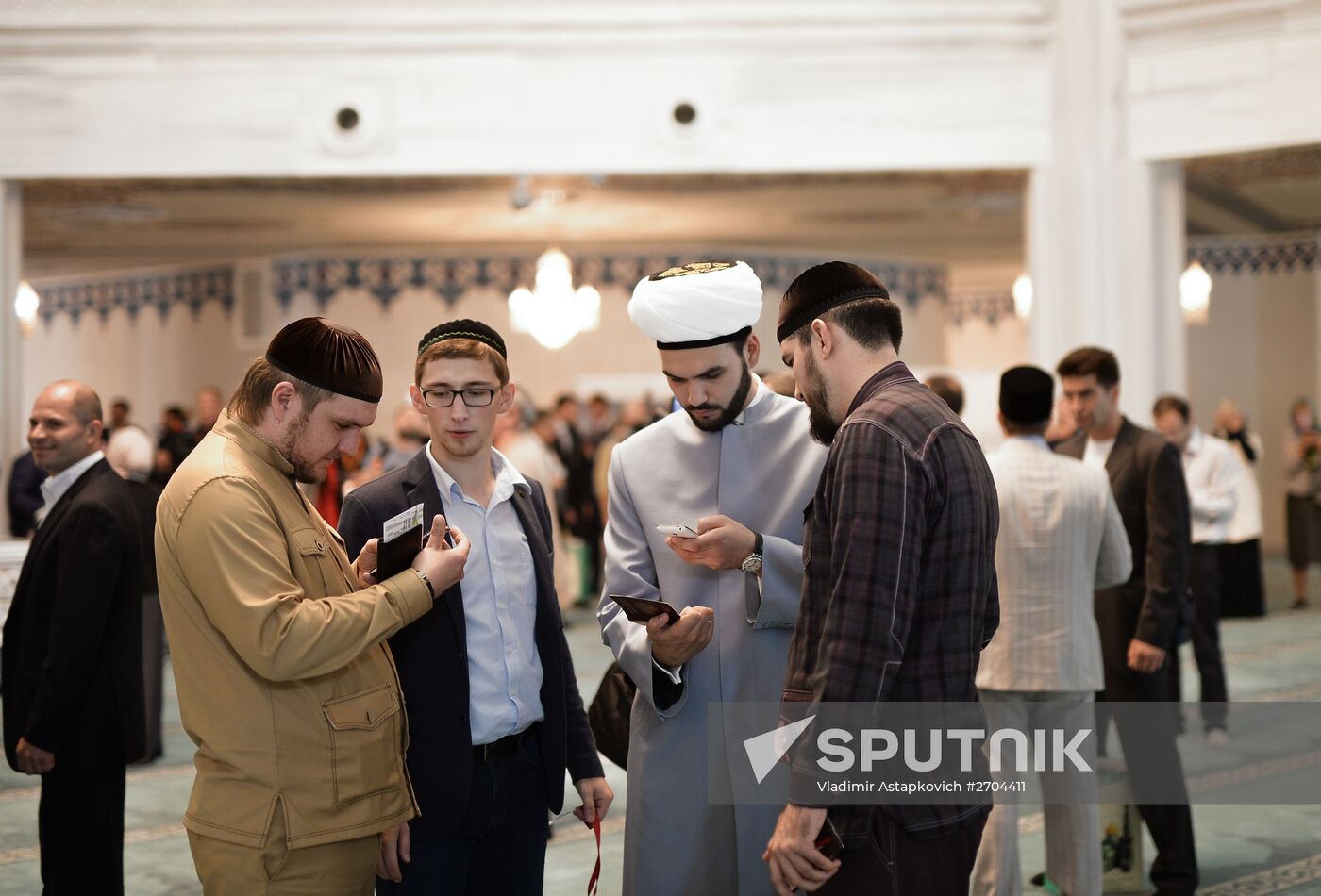 Moscow Cathedral Mosque opens following renovation
