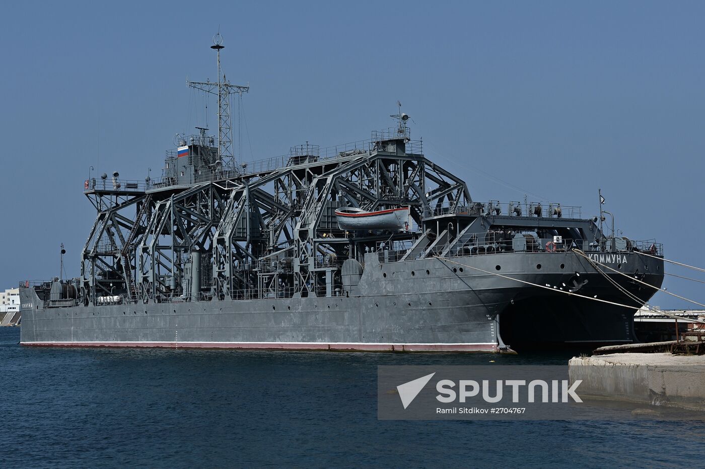 The Kommuna submarine salvage ship of the Russian Black Sea Fleet