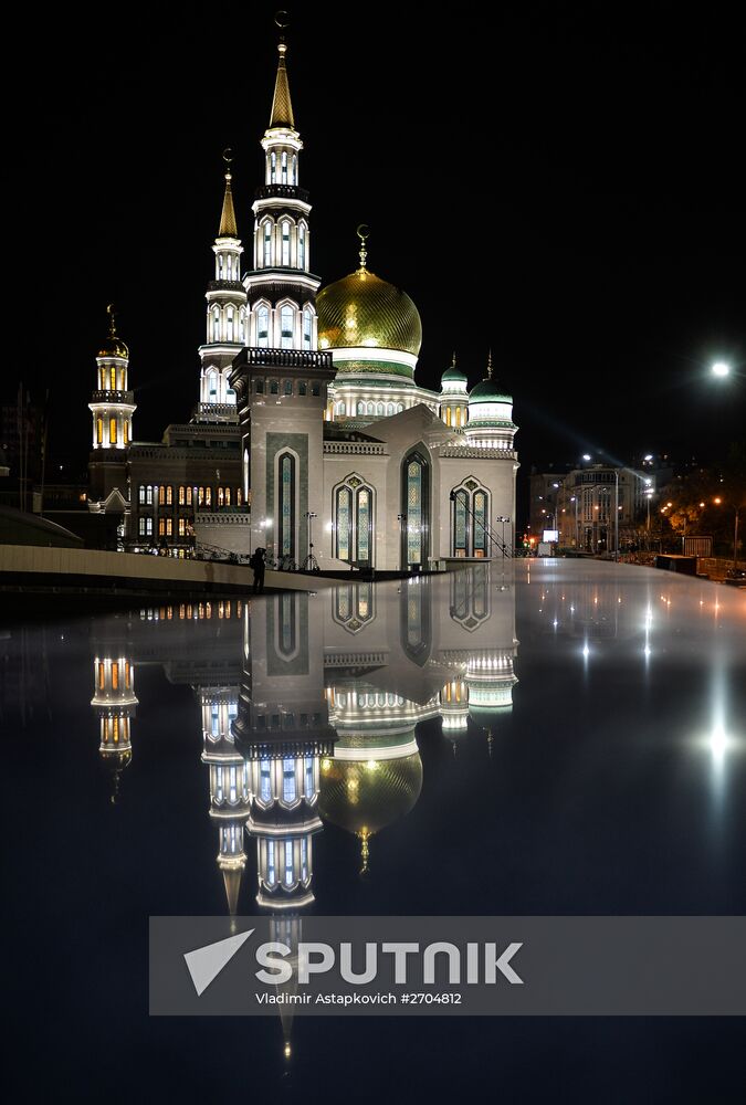 Moscow Congregational Mosque openes after renovation