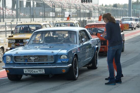 Moscow Classic Grand Prix 2015, international circular retro car championship