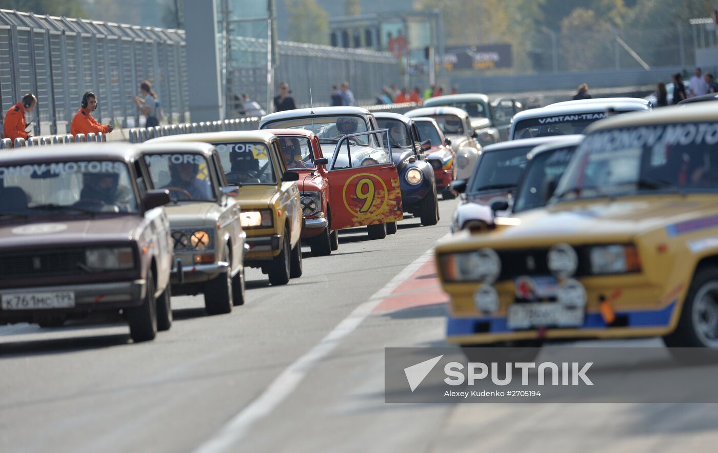 Moscow Classic Grand Prix 2015, international circular retro car championship