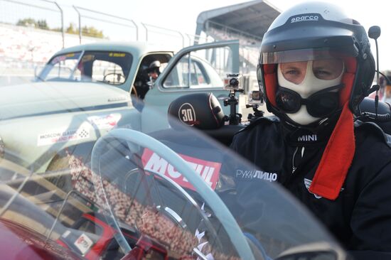 Moscow Classic Grand Prix 2015, international circular retro car championship