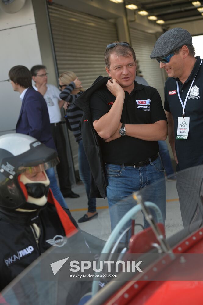 Moscow Classic Grand Prix 2015, international circular retro car championship