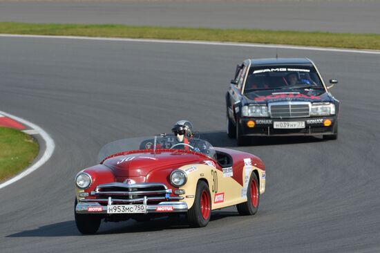 Moscow Classic Grand Prix 2015, international circular retro car championship