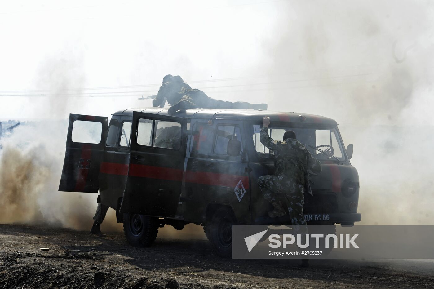 Opening of competitions of DPR tank units