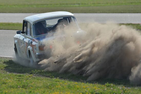 Moscow Classic Grand Prix 2015, international circular retro car championship
