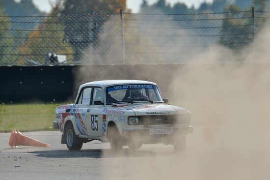 Moscow Classic Grand Prix 2015, international circular retro car championship