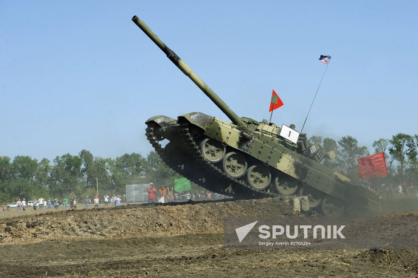 Opening of competitions of DPR tank units