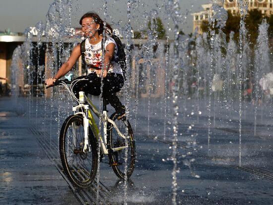 Moscow enjoys warm weather